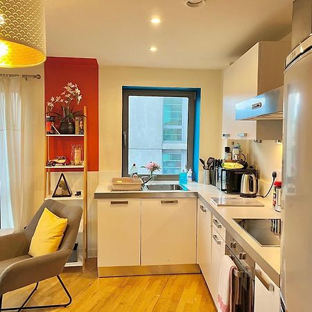 Skyview Apartment By Noknokstay - City Centre With Parking - Group, Family, Business Sheffield Exterior photo