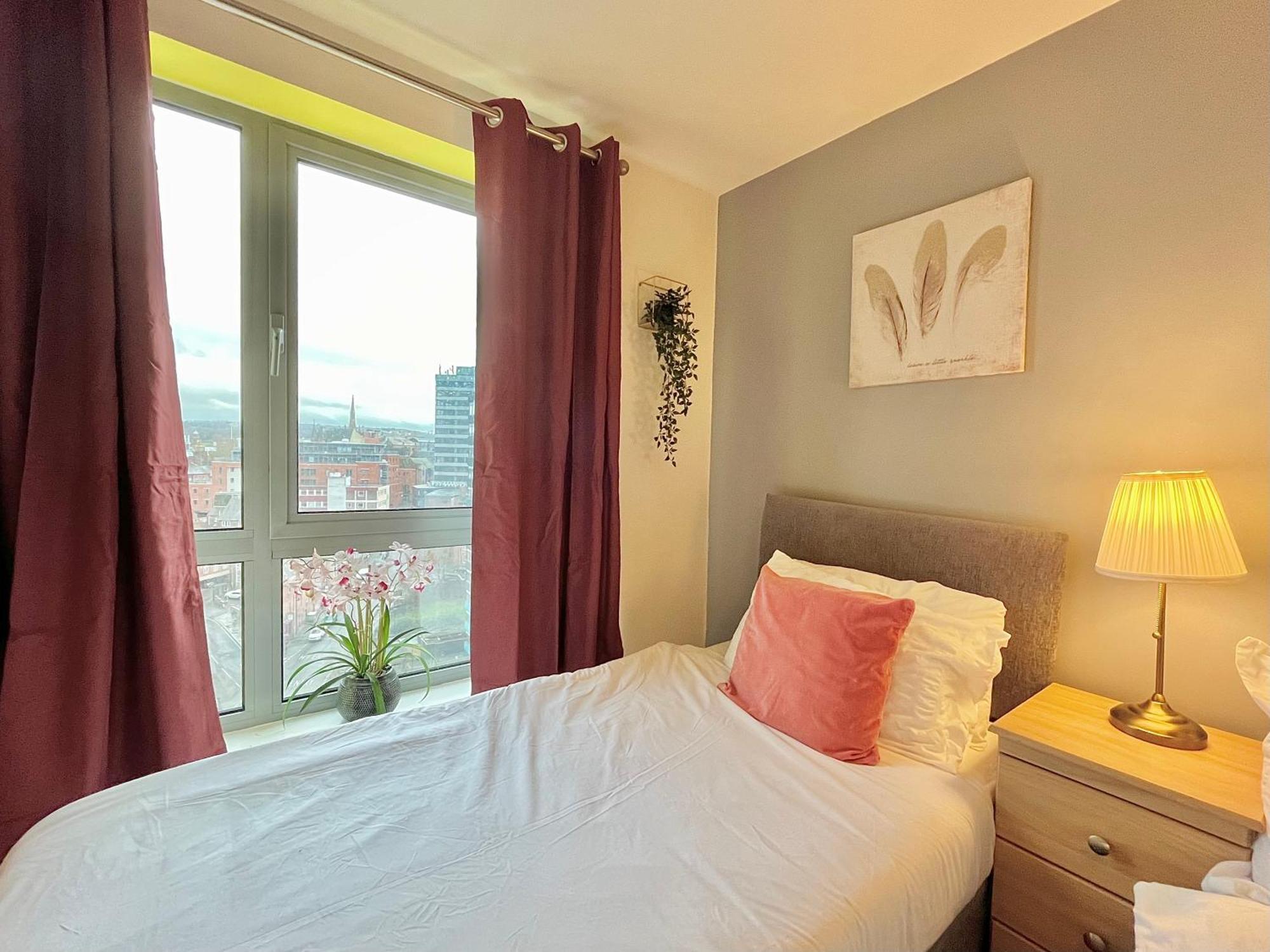 Skyview Apartment By Noknokstay - City Centre With Parking - Group, Family, Business Sheffield Exterior photo